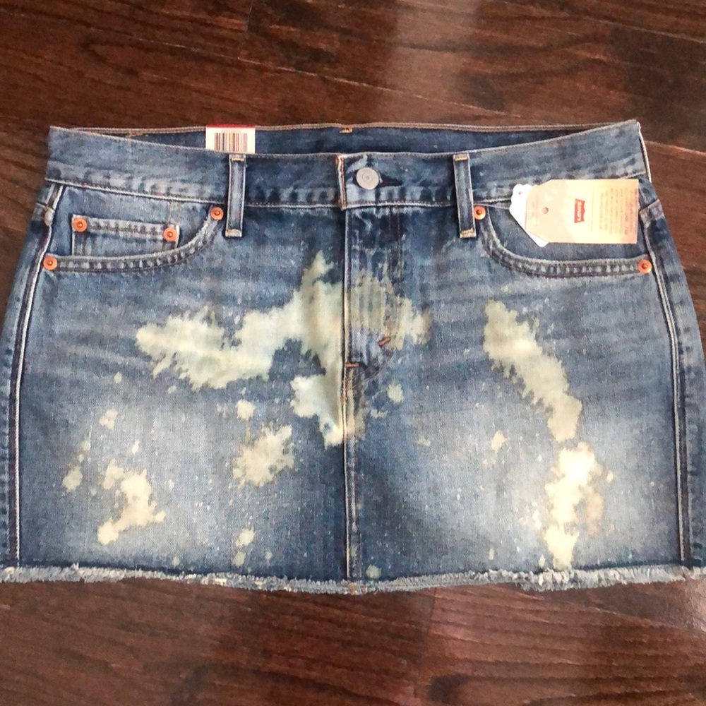 New Levi’s Denim Skirt